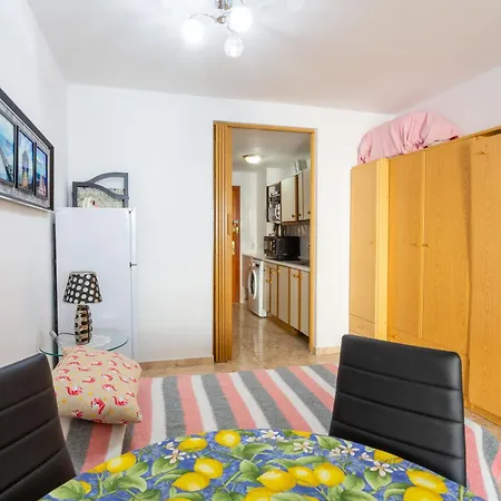 Hébergement de vacances Mtsrat8 *